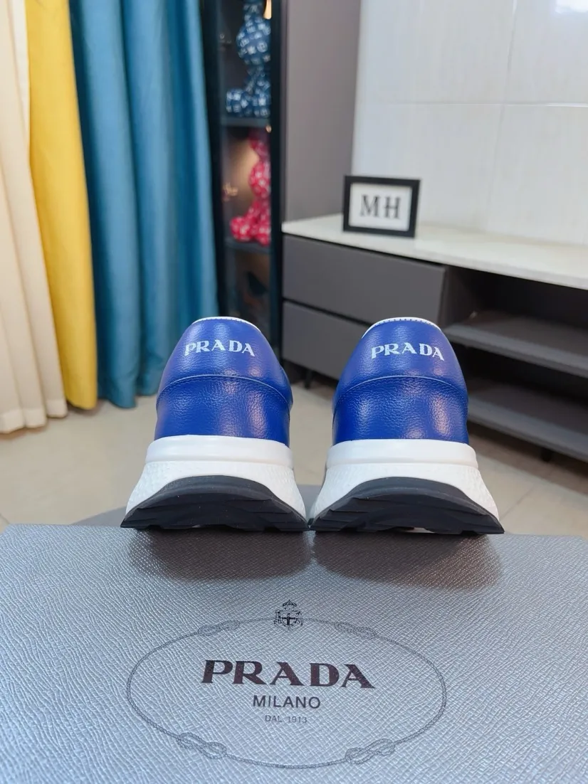 Men's shoes 💰440🌹🌹 [Prada] New men's shoes from the Milan show are released, new models from the official website: 1 production 🔺Original version, continuing the charm inheritance, innovation and tribute ⚫️Young and fashionable you must have 🎗movable feet without odor; imported suede cowhide with wear-resistant rubber soles; suitable for all seasons, fashionable and versatile. Code number:38-44